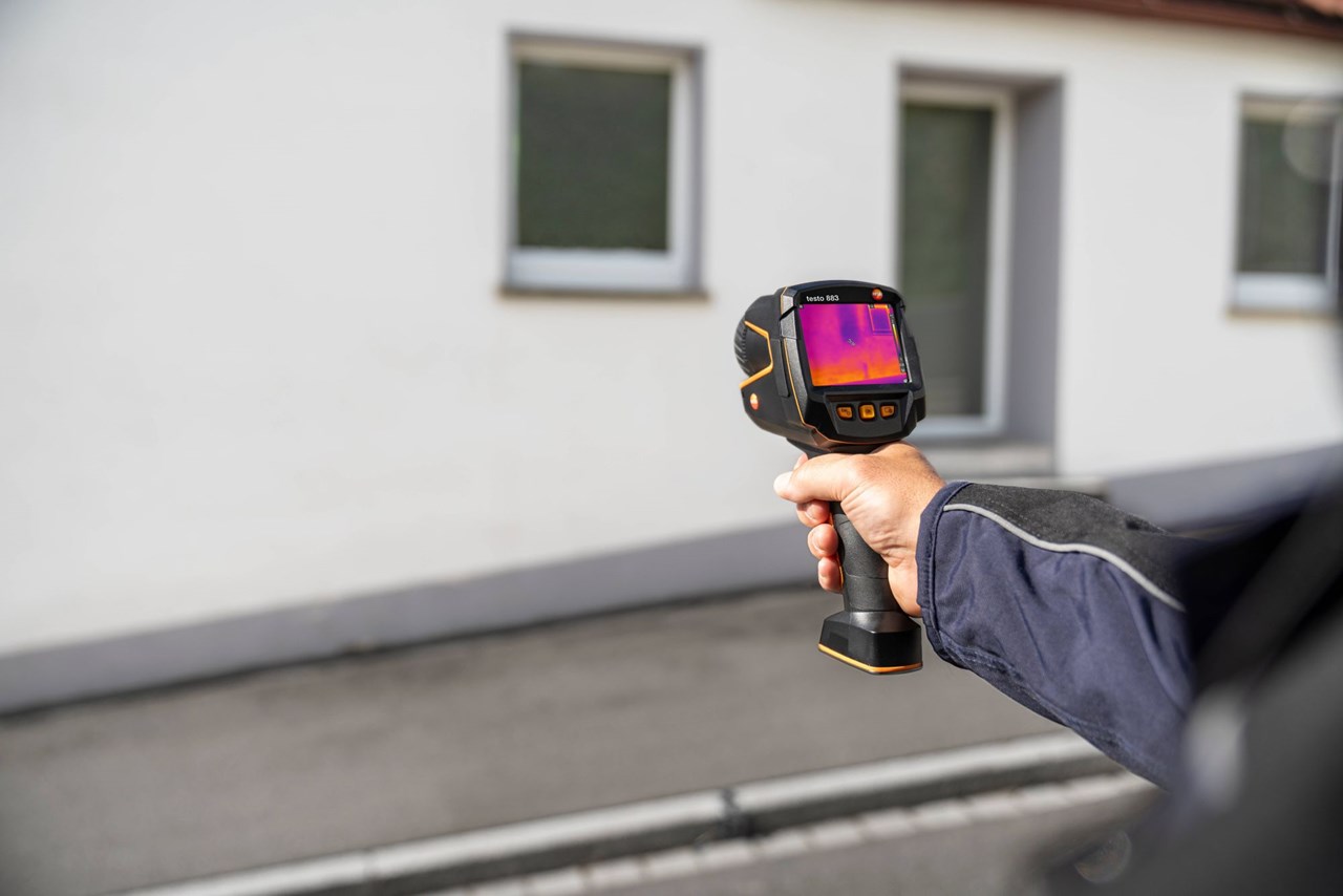 Testo GmbH News and information about products, services, skills testo 883 - thermal imaging camera (320 x 240 pixels) with 1 lens and accessories